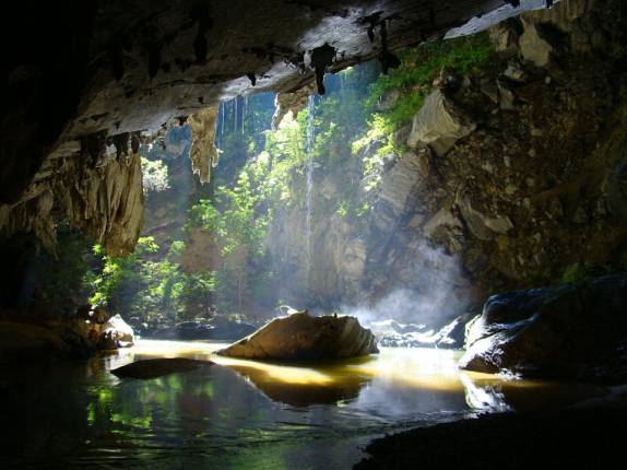 Entrada da Teminina, no núcleo Caboclos - PETAR. Foto do Jura, da Parque Aventuras
